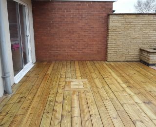 Decking cleaning in Mansfield after a softwash clean: Click Here To View Larger Image