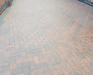 Once we had sealed the driveway in Underwood, a great investment into your property, on this job we booked in the neighbour for the next year to clean & seal his driveway.: Click Here To View Larger Image